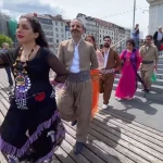 شەوچلە و یەڵدا، سەرەتای ئستوورەیل زمسانی کوردەیل